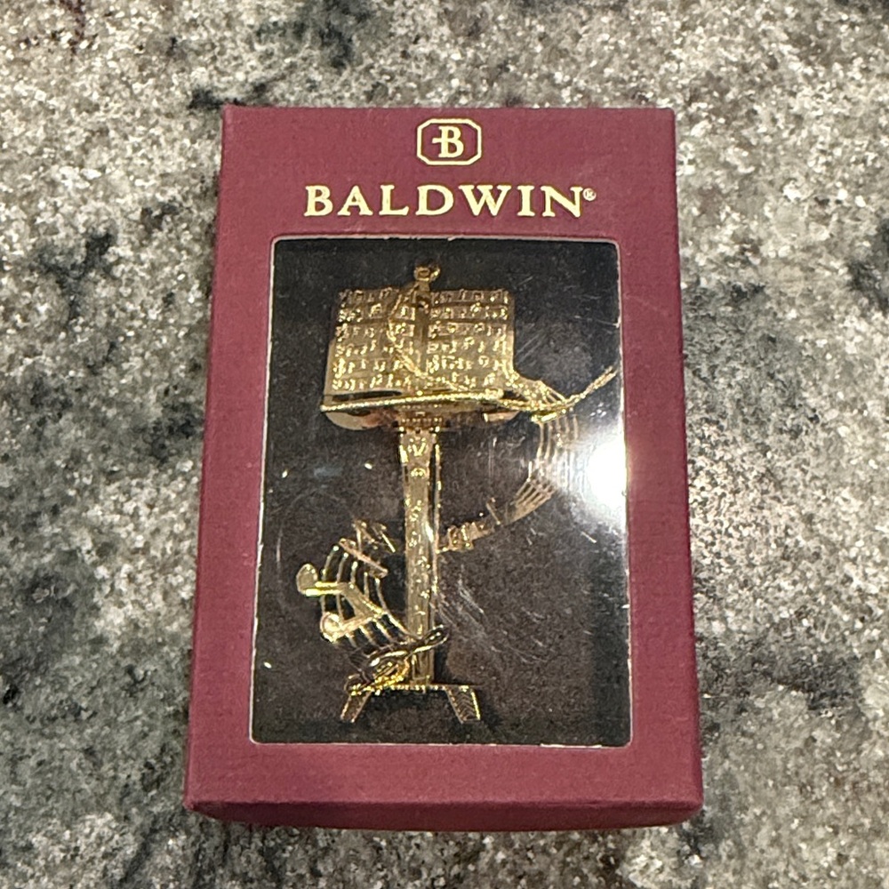 Baldwin Gold Music Stand Ornament